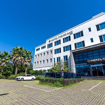 Hotel The Grang Jungmun Сеогвипо Екстериор снимка
