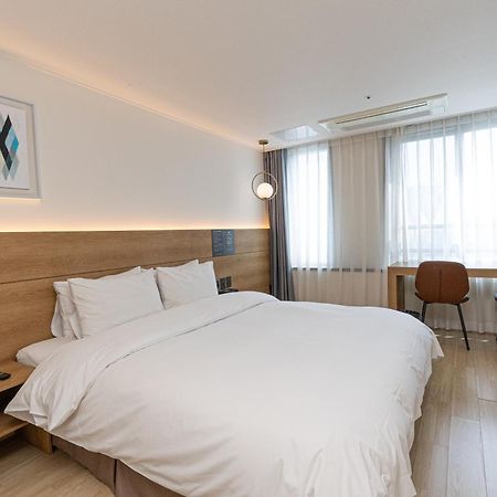 Hotel The Grang Jungmun Сеогвипо Екстериор снимка