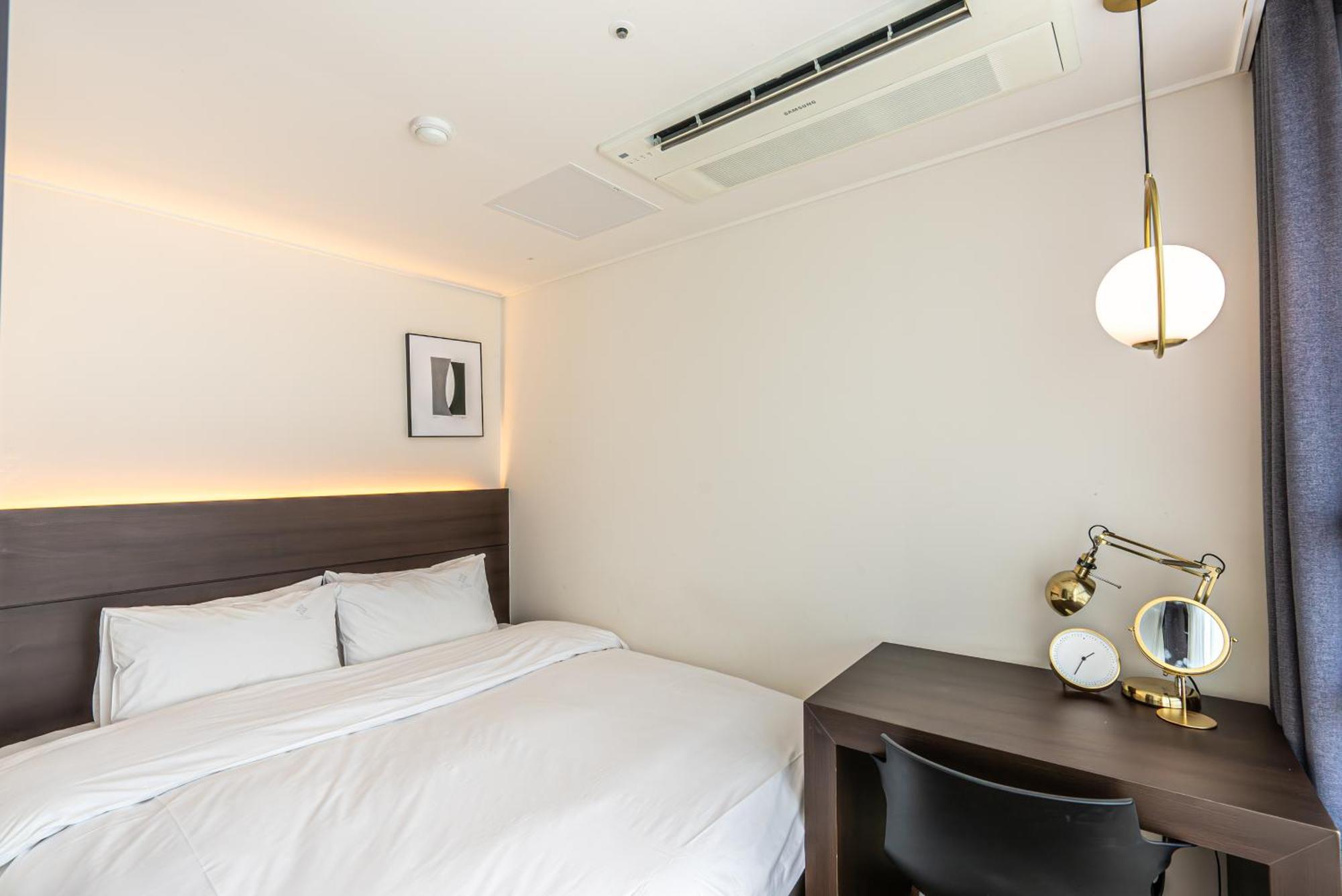 Hotel The Grang Jungmun Сеогвипо Екстериор снимка