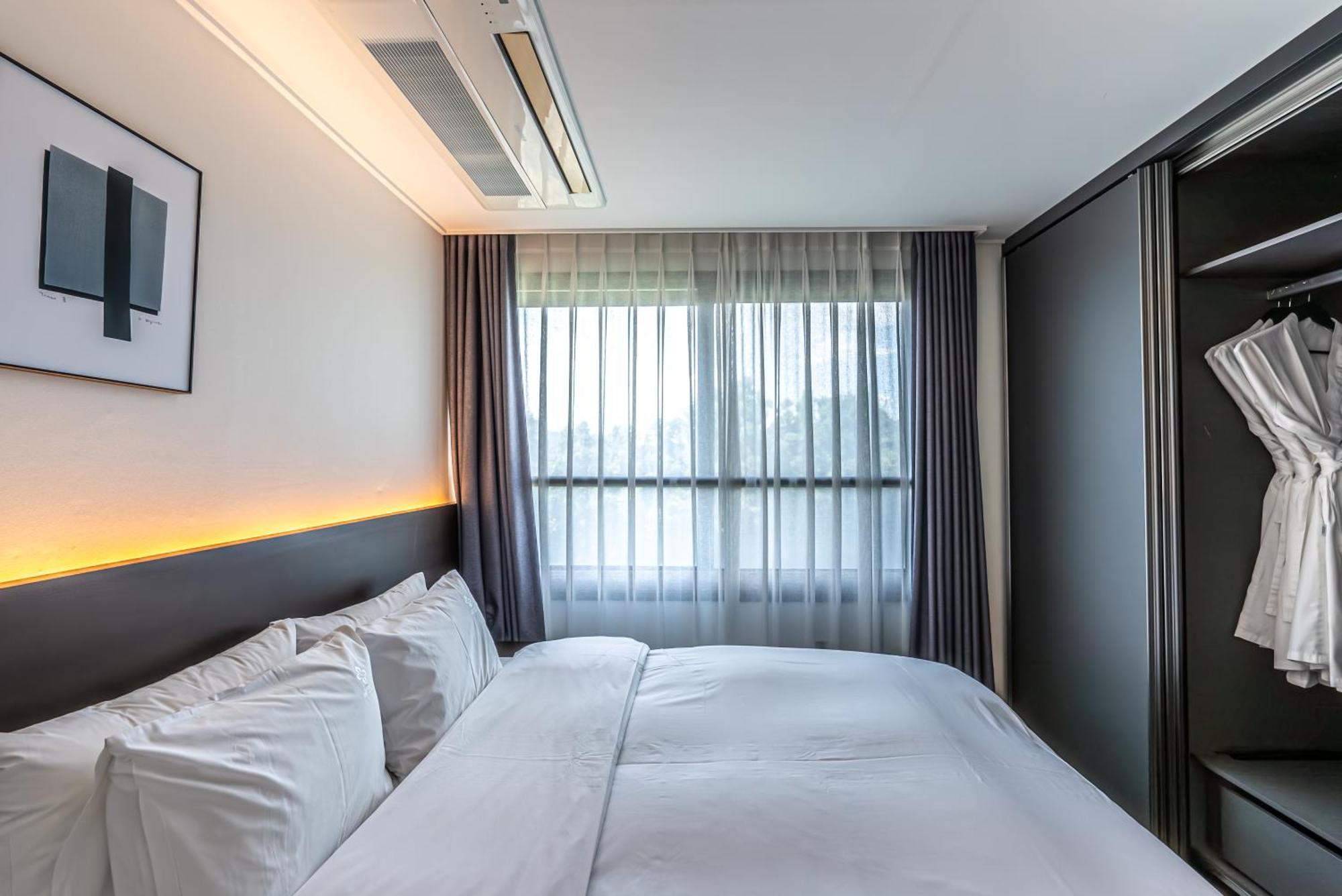 Hotel The Grang Jungmun Сеогвипо Екстериор снимка