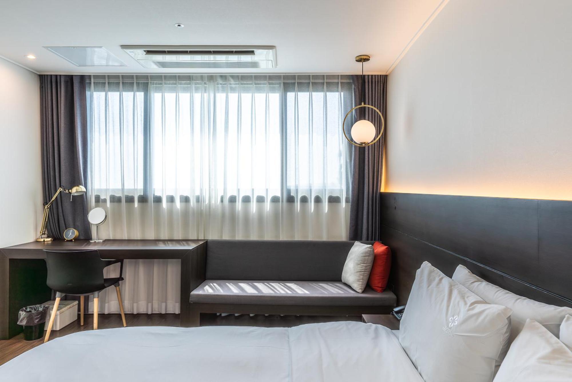 Hotel The Grang Jungmun Сеогвипо Екстериор снимка