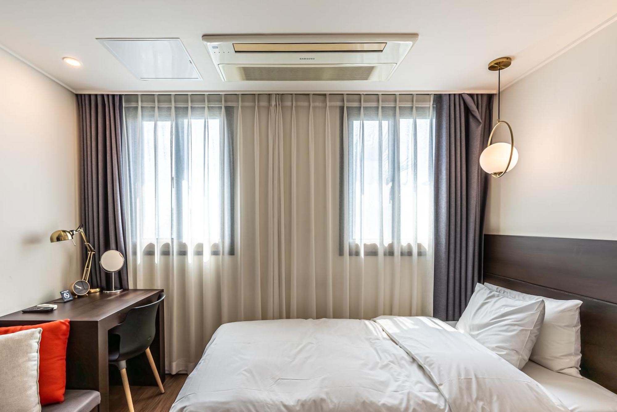 Hotel The Grang Jungmun Сеогвипо Екстериор снимка