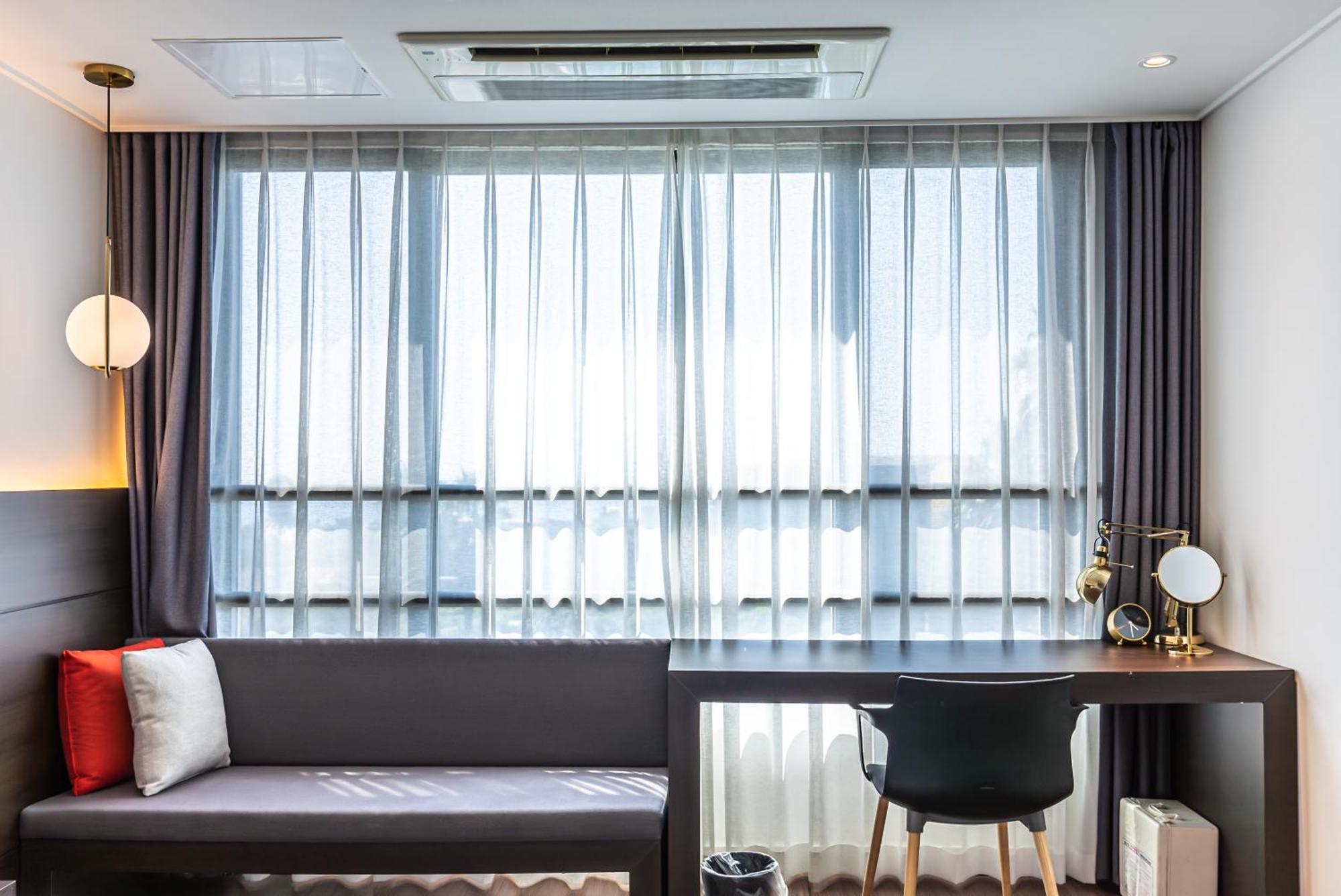 Hotel The Grang Jungmun Сеогвипо Екстериор снимка