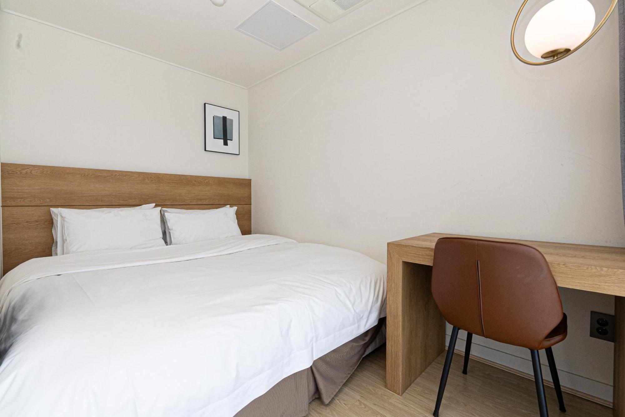 Hotel The Grang Jungmun Сеогвипо Екстериор снимка
