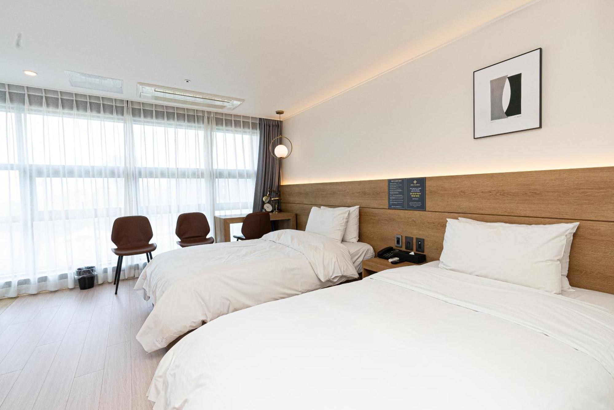Hotel The Grang Jungmun Сеогвипо Екстериор снимка