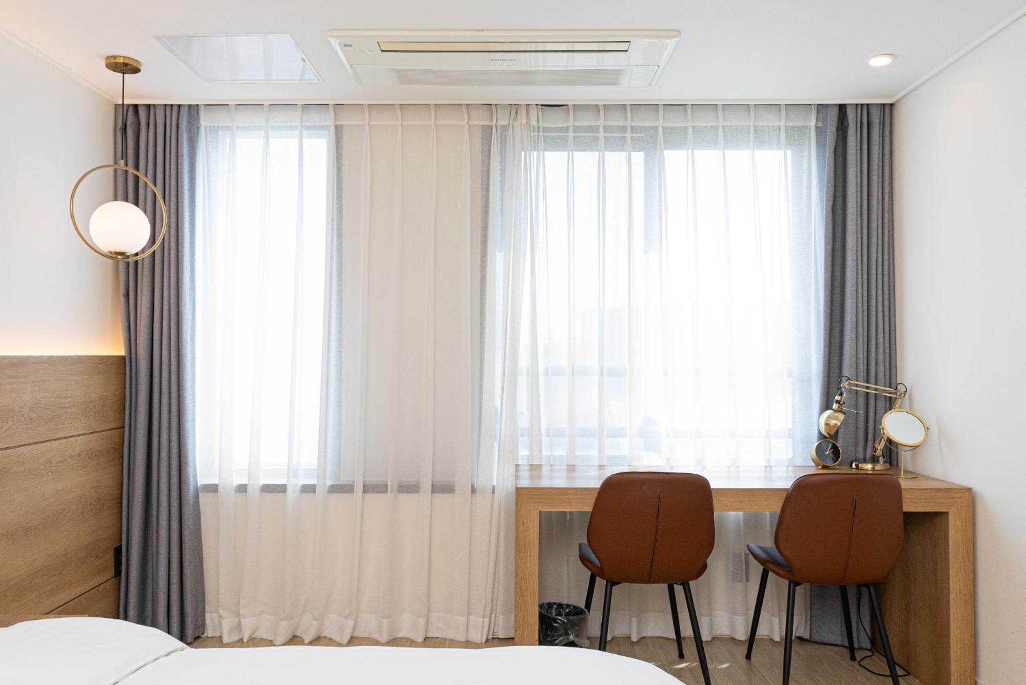 Hotel The Grang Jungmun Сеогвипо Екстериор снимка